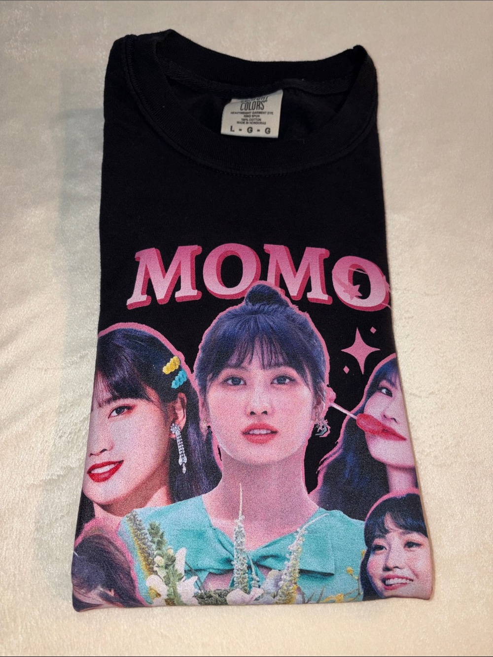 “Momo” Graphic T-Shirt Size Large
